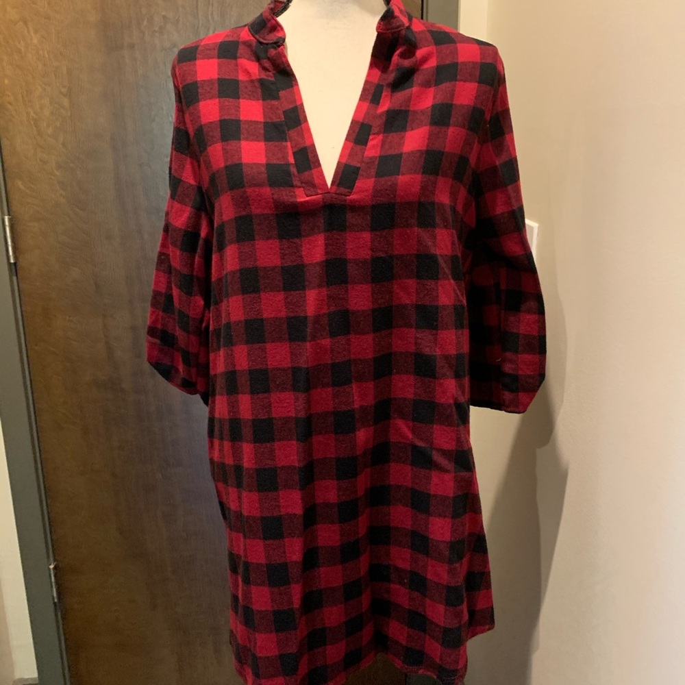 Buffalo plaid v neck